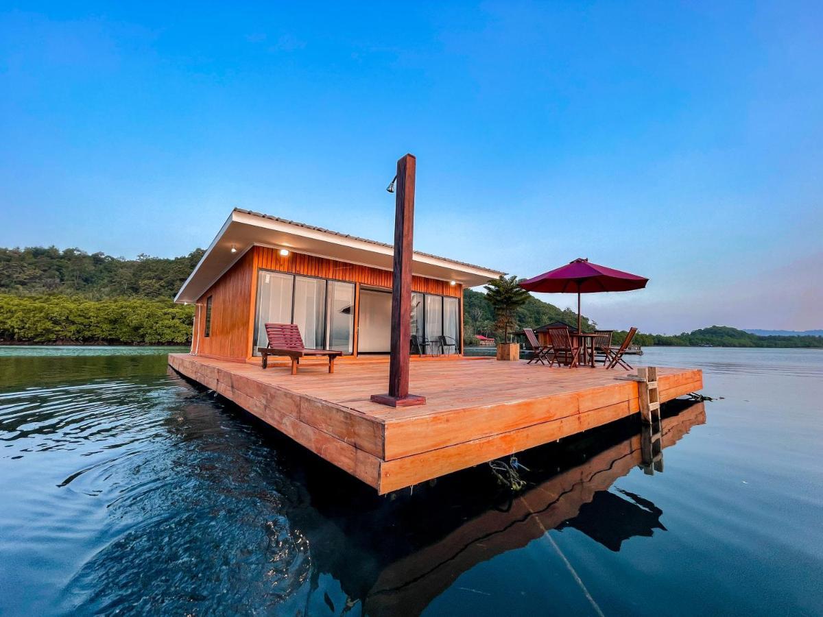 Andreas Resort Sukajaya Exterior photo